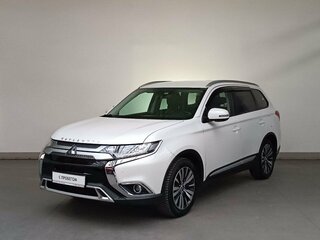 2019 Mitsubishi Outlander III Рестайлинг 3, белый, 2200000 рублей, вид 1
