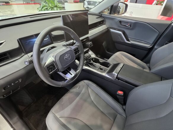 2026 Toyota RAV4 VI (XA60), белый, 4990000 рублей - вид 6