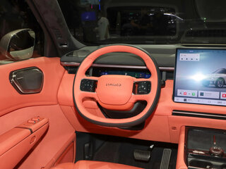 2026 Lynk & Co 900, белый, 7200000 рублей, вид 4