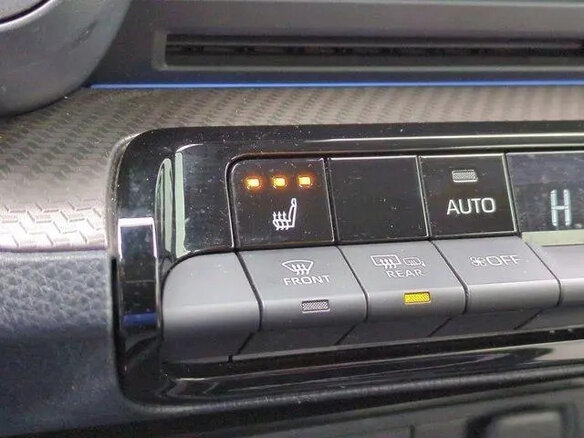 2024 Toyota Prius PHV V (XW60), серебристый, 4210000 рублей - вид 5