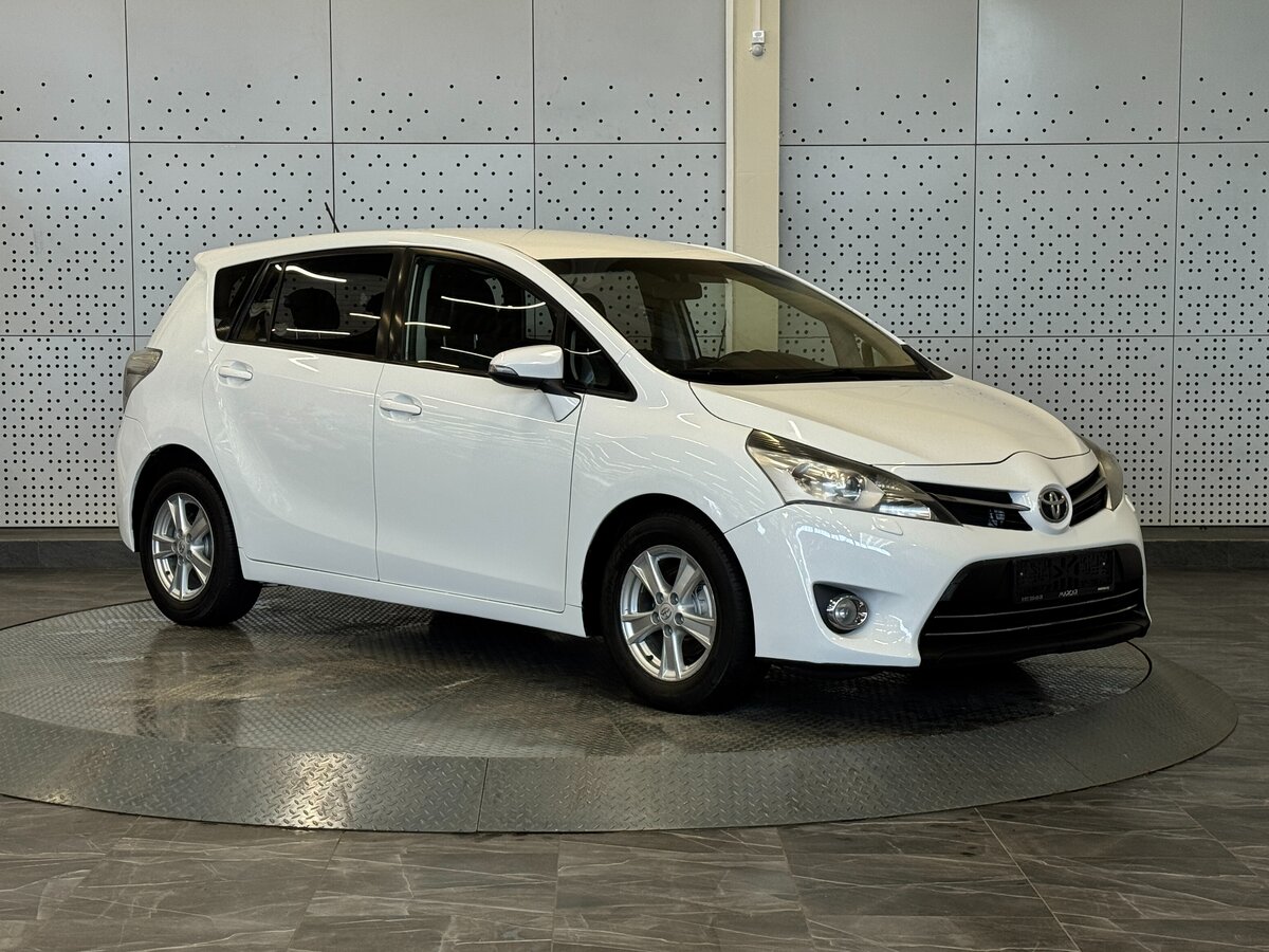 Toyota Verso I Рестайлинг