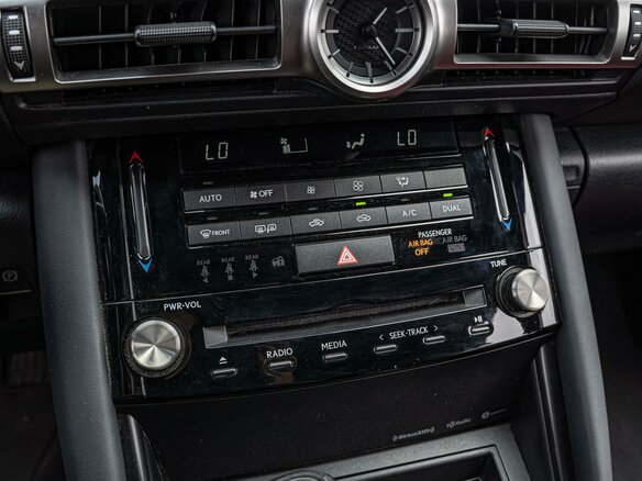 2021 Lexus IS 300 III Рестайлинг 2, серый, 4570000 рублей - вид 16