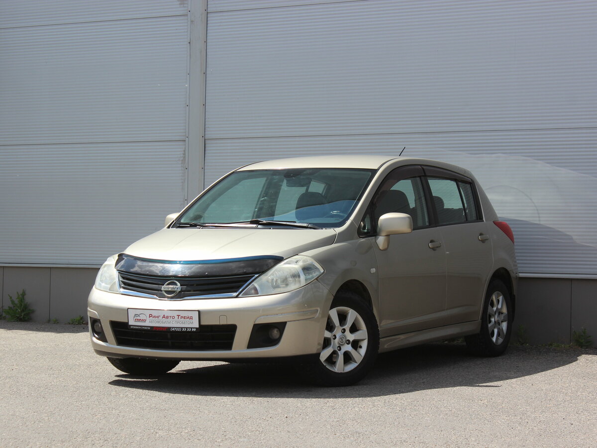 Nissan Tiida I