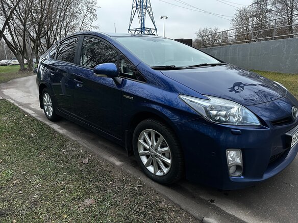 2009 Toyota Prius III (XW30), синий, 1300000 рублей - вид 4