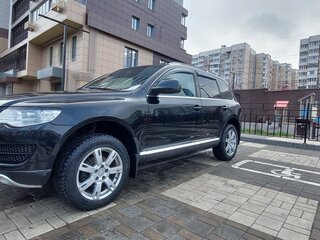 2009 Volkswagen Touareg I Рестайлинг, чёрный, 1050000 рублей, вид 4