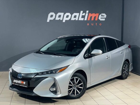 2017 Toyota Prius PHV ZVW52 Prime IV (XW50), серый, 1949000 рублей