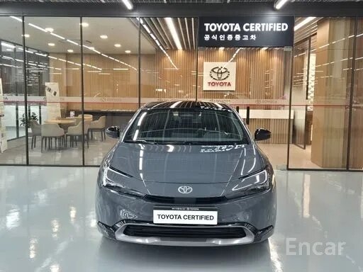 2025 Toyota Prius PHV V (XW60), серый, 4720311 рублей - вид 2