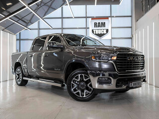 2025 Ram 1500 Crew Cab V Рестайлинг, серый, 8202695 рублей, вид 1