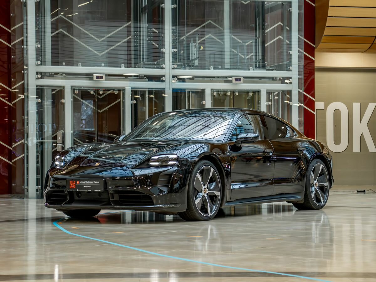 Porsche Taycan Turbo S I