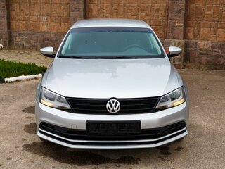 2015 Volkswagen Jetta VI Рестайлинг, серебристый, 1250000 рублей, вид 2