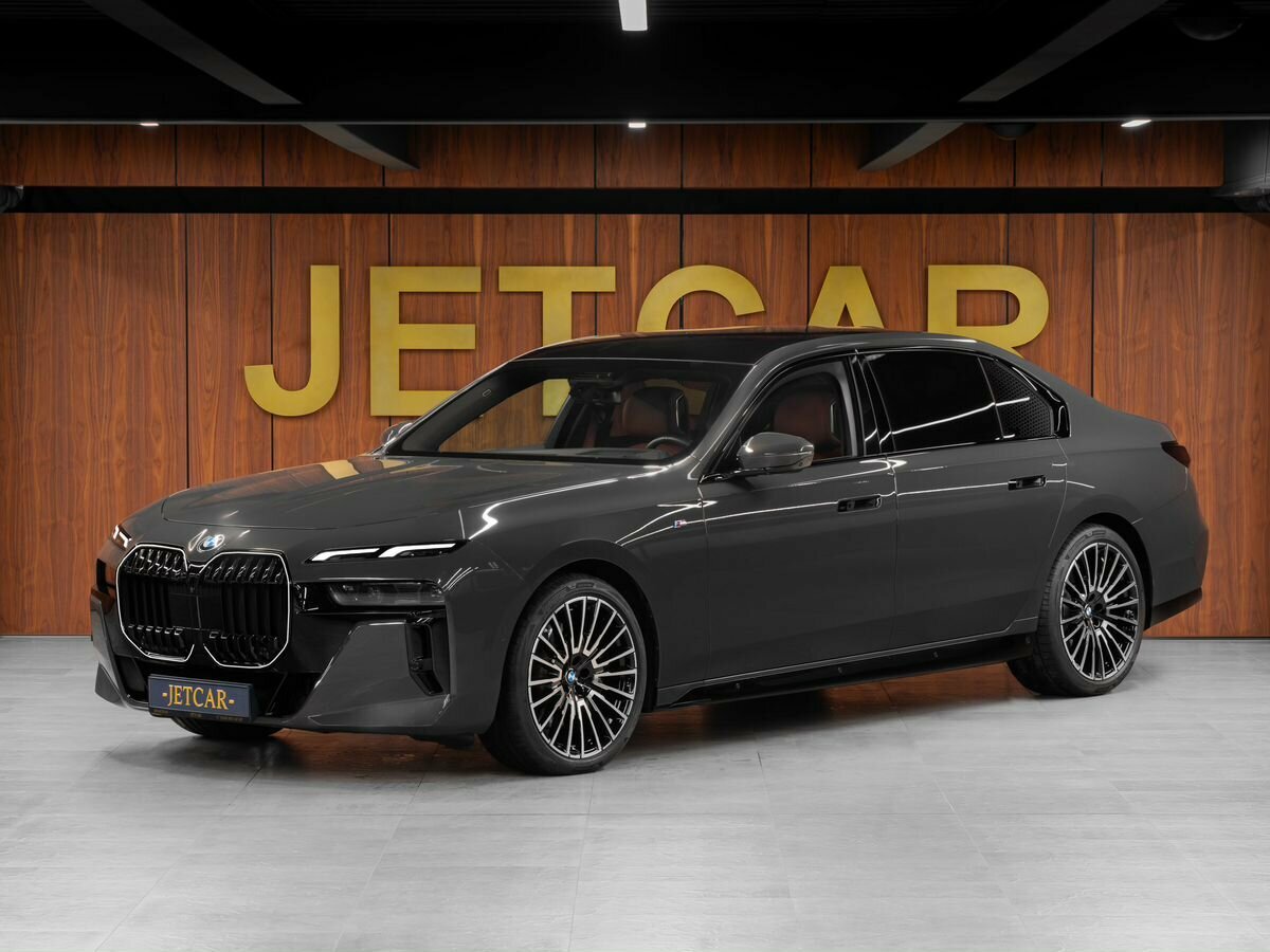 BMW 7 серии VII (G70)