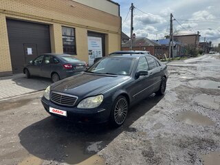 1999 Mercedes-Benz S-Класс 320 IV (W220), чёрный, 410000 рублей, вид 1