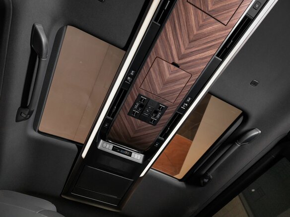 2025 Lexus LM 350h II, чёрный, 16350000 рублей - вид 21