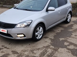 2010 Kia Ceed I Рестайлинг, серебристый, 730000 рублей, вид 1