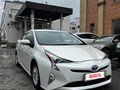 2016 Toyota Prius IV (XW50), белый, 1490000 рублей