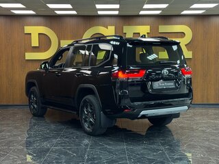2026 Toyota Land Cruiser 300 Series, чёрный, 14981660 рублей, вид 4