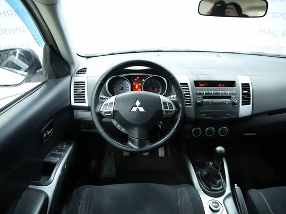 2008 Mitsubishi Outlander II, белый, 840000 рублей - вид 12