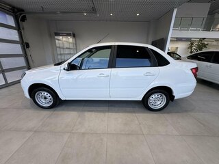 2026 Lada (ВАЗ) Granta I Рестайлинг, белый, 1161533 рублей, вид 3