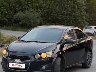 2013 Chevrolet Aveo II, чёрный, 450000 рублей, вид 1