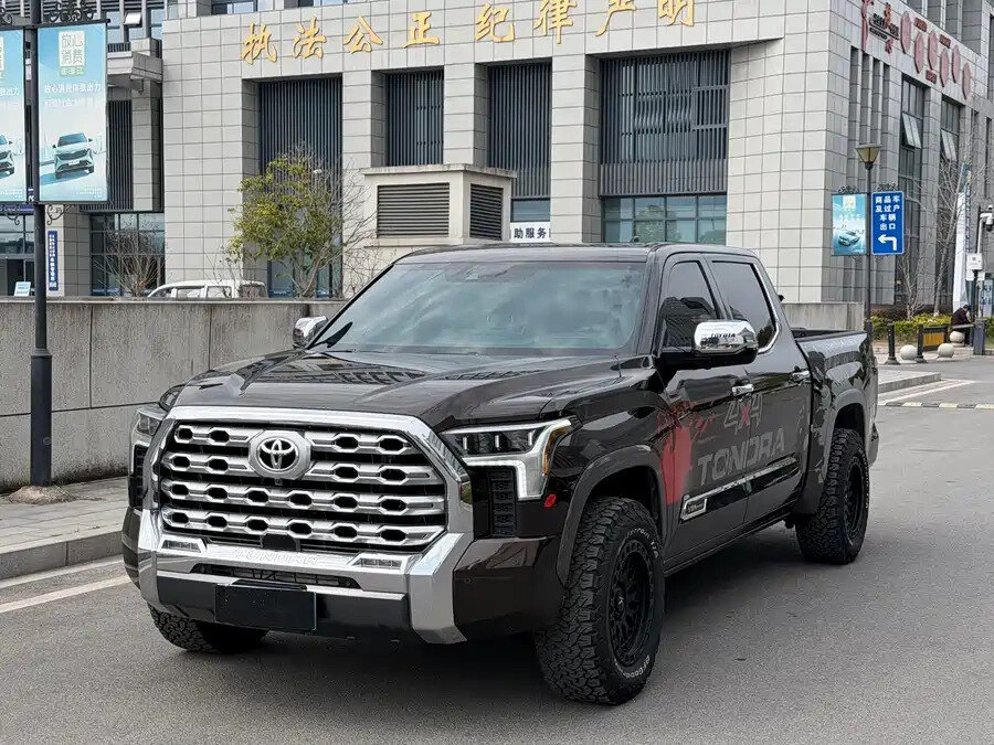 Toyota Tundra Double Cab III