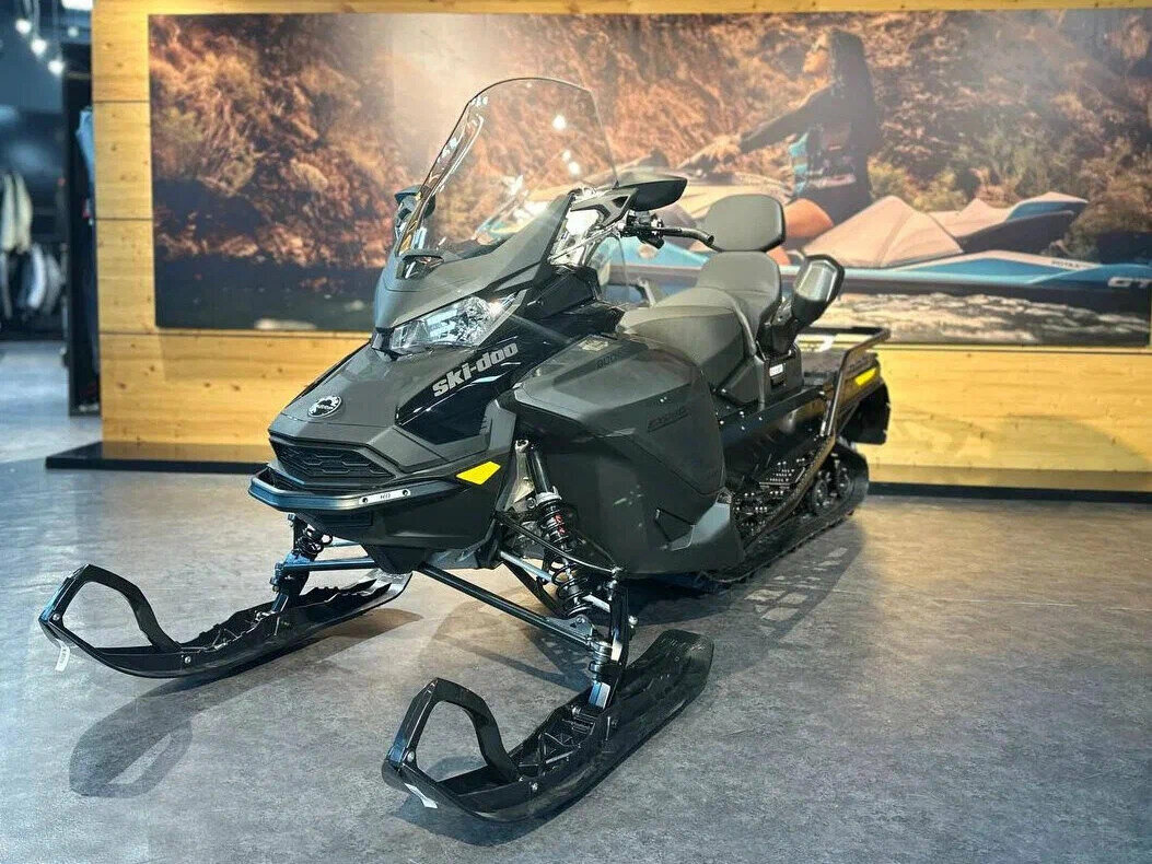 BRP Ski-Doo Expedition 900