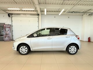 2019 Toyota Vitz III (XP130) Рестайлинг 2, серый, 1079000 рублей, вид 3