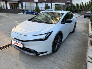 2023 Toyota Prius V (XW60), белый, 3350000 рублей, вид 1