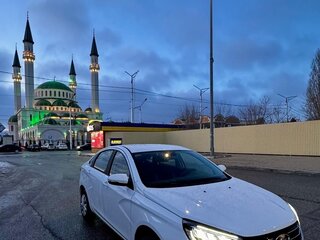 2025 Lada (ВАЗ) Vesta I Рестайлинг (NG), белый, 1590000 рублей, вид 1