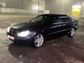 1999 Mercedes-Benz S-Класс 500 IV (W220), чёрный, 730000 рублей, вид 1