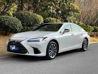 2025 Lexus ES 200 VII Рестайлинг 2, белый, 5092222 рублей, вид 1