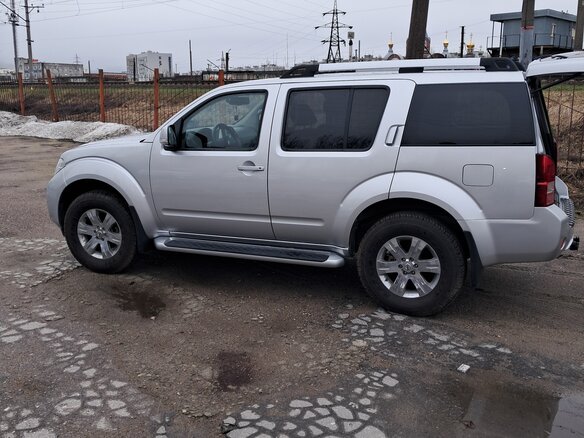 2011 Nissan Pathfinder III Рестайлинг, серебристый, 1400000 рублей - вид 7