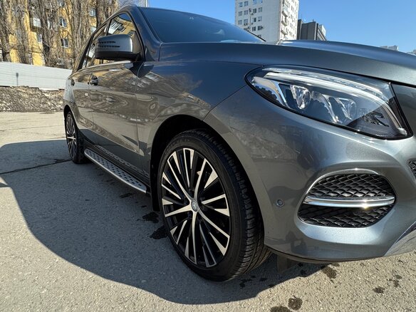 2017 Mercedes-Benz GLE 300 I (W166), серый, 4350000 рублей - вид 2