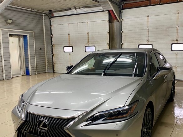 2019 Lexus ES 250 VII, серый, 3800000 рублей - вид 1