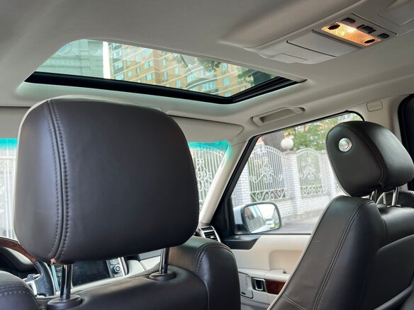 2012 Land Rover Range Rover III Рестайлинг 2, белый, 2990000 рублей - вид 18