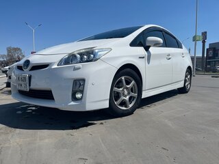 2009 Toyota Prius III (XW30), белый, 1200000 рублей, вид 1