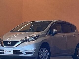 2017 Nissan Note II Рестайлинг, белый, 690000 рублей, вид 1