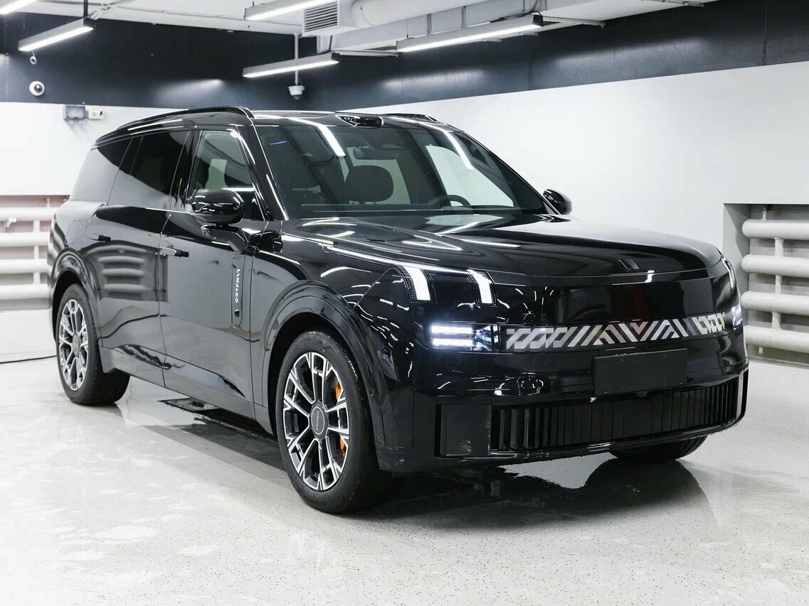 Lynk & Co 900
