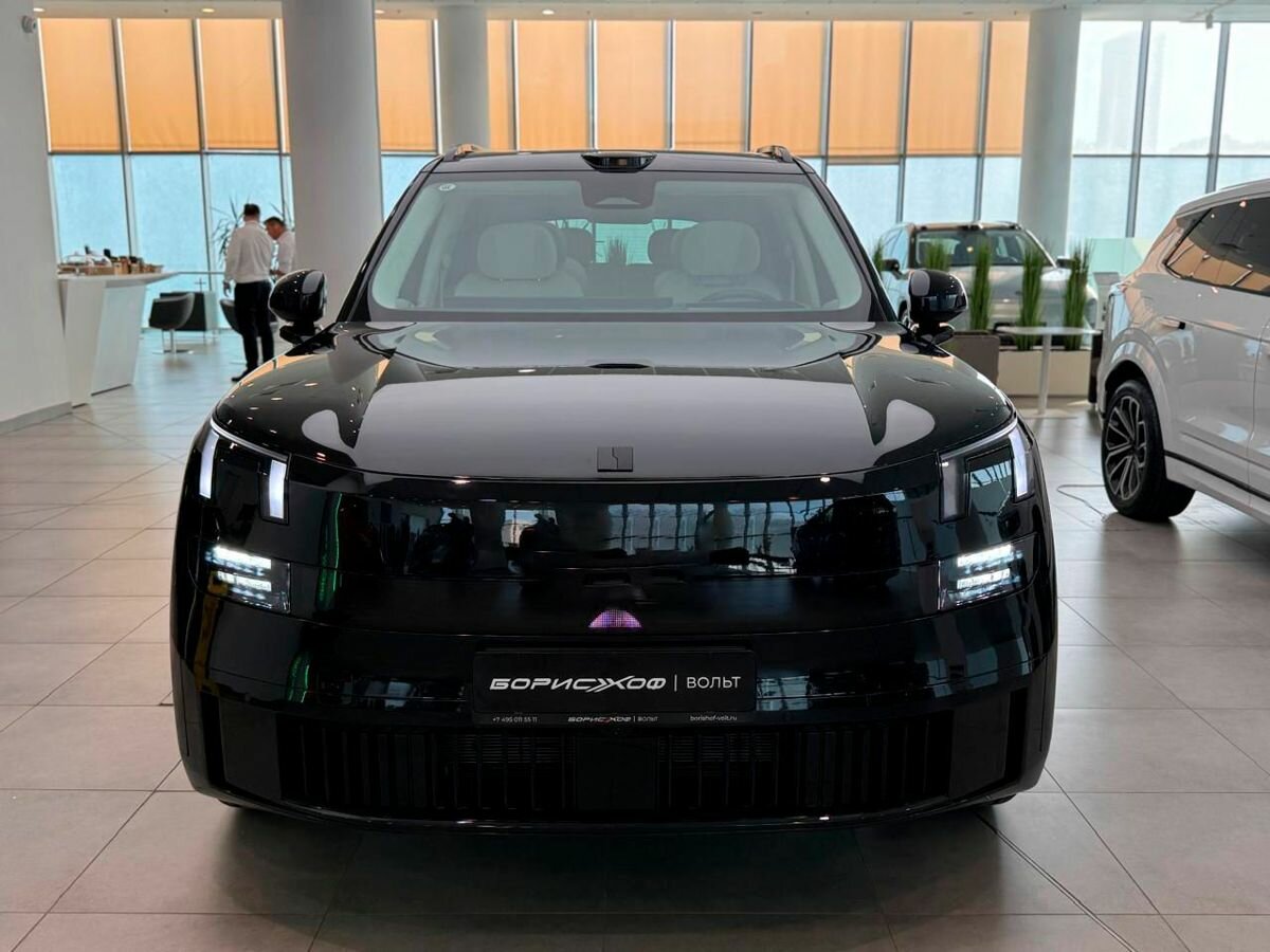 Lynk & Co 900