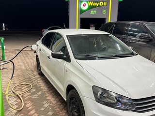 2020 Volkswagen Polo V Рестайлинг, белый, 400000 рублей, вид 1