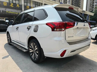 2021 Mitsubishi Outlander III Рестайлинг 3, белый, 1740000 рублей, вид 5