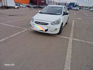 2013 Hyundai Solaris I, белый, 450000 рублей, вид 1