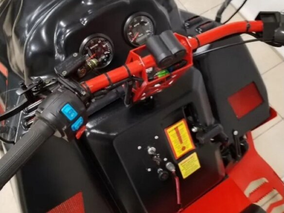 2026 Бурлак Беркут, красный, 360900 рублей - вид 3