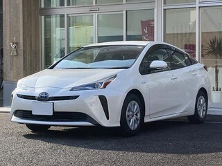2020 Toyota Prius IV Рестайлинг (XW50), белый, 1495000 рублей, вид 1