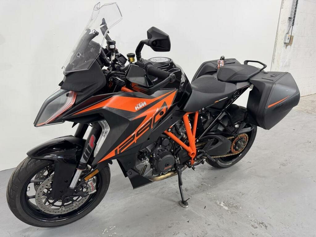 KTM 1290 Super Duke GT