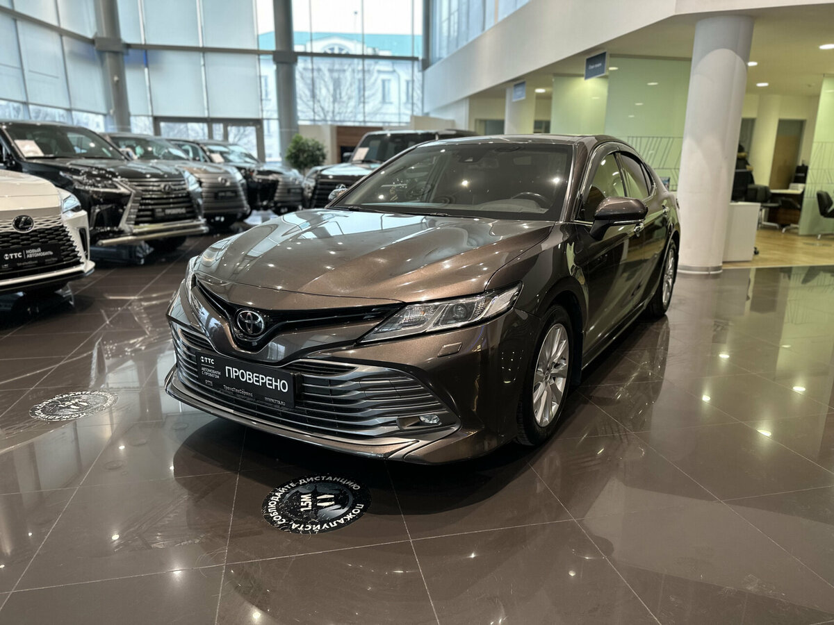Toyota Camry VIII (XV70)