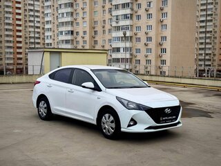 2021 Hyundai Solaris II Рестайлинг, белый, 850000 рублей, вид 1