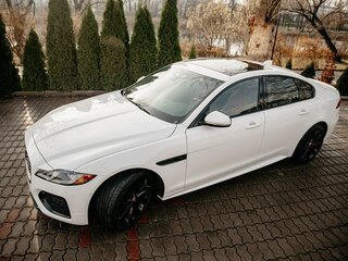 2023 Jaguar XF II Рестайлинг, белый, 3999000 рублей, вид 4