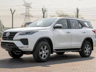 2025 Toyota Fortuner II Рестайлинг, белый, 4915000 рублей, вид 1
