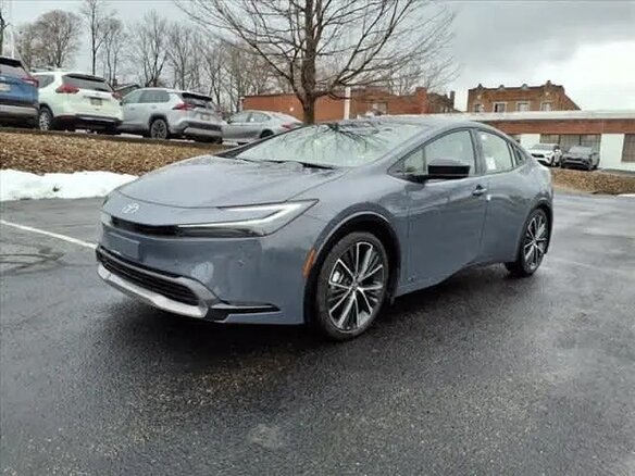 2025 Toyota Prius V (XW60), серый, 4511000 рублей - вид 20