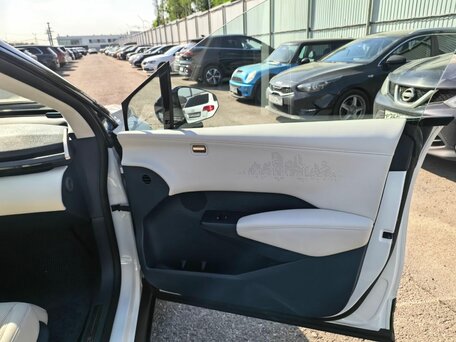 Купить б/у Zeekr X I Electro AT (315.0 кВт) 4WD электро автомат в